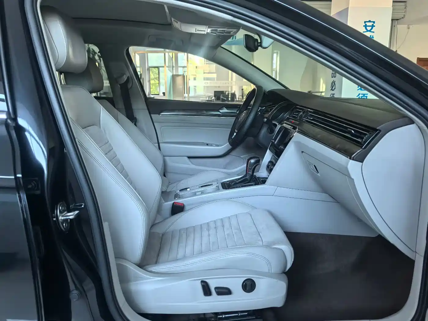 Volkswagen Magotan 2017 330TSI DSG Luxury фото 17