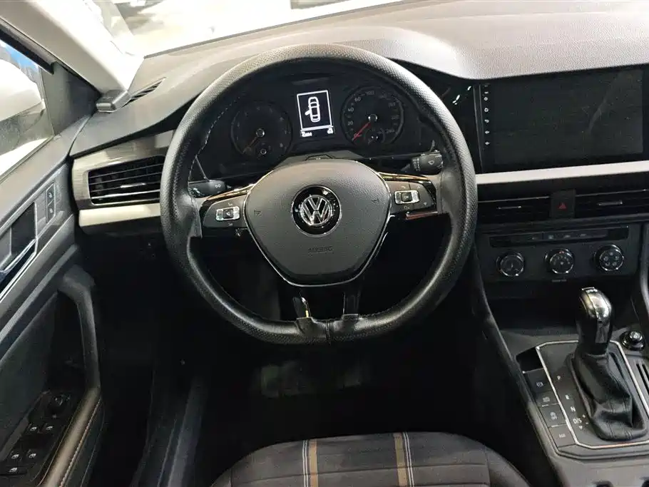 Volkswagen Lavida 2018 Hatchback 200TSI DSG Comfort Edition China V фото 15