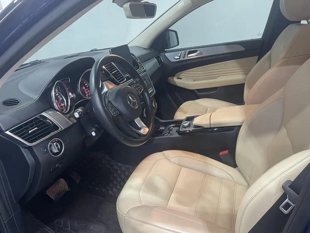 Mercedes-Benz GLE Coupe 2017 GLE 320 4MATIC Coupe SUV фото 7