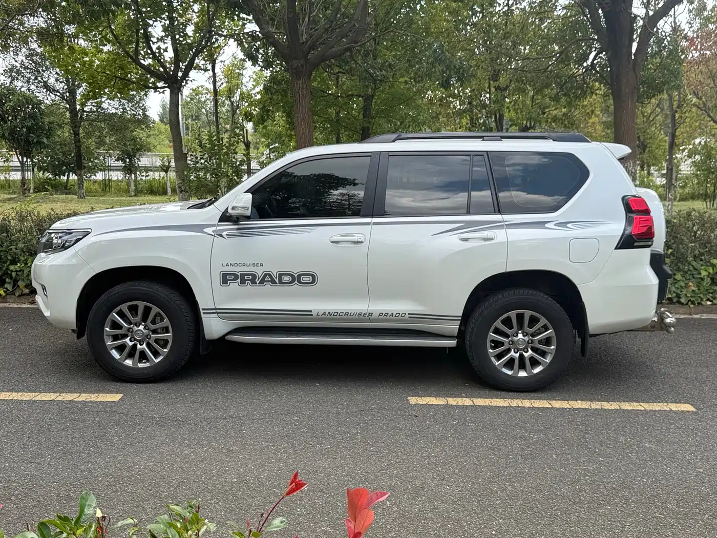 Toyota Prado 2020 2019 3.5L Automatic TX-L Zunxiang Edition with Rear-mounted Spare Tire