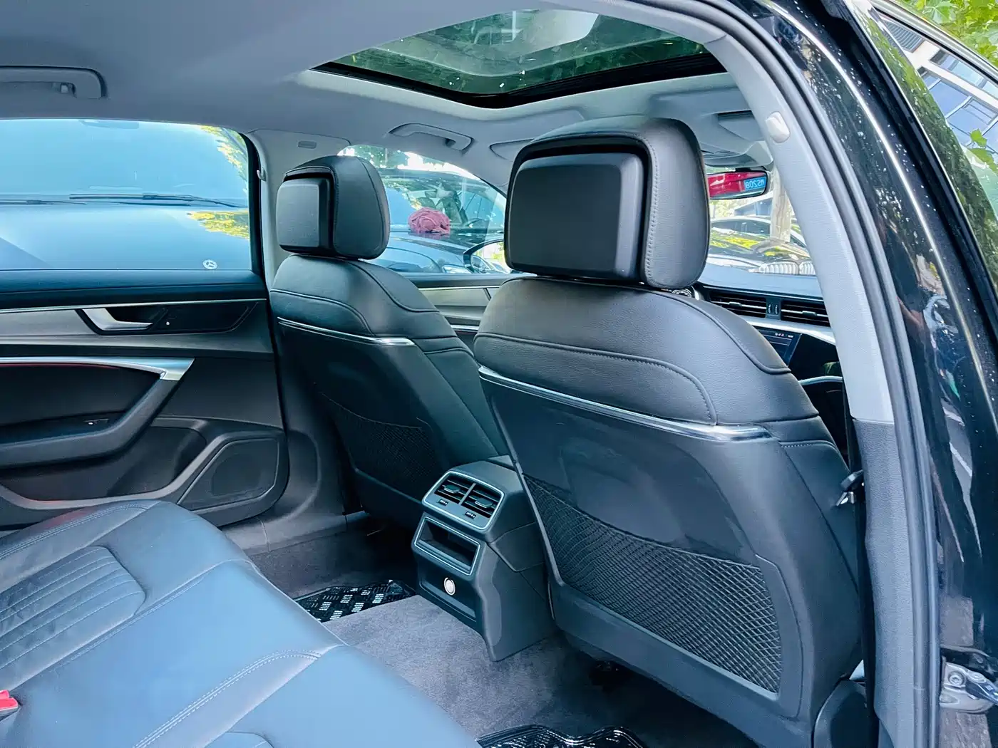 Фото 25 - Audi A6L