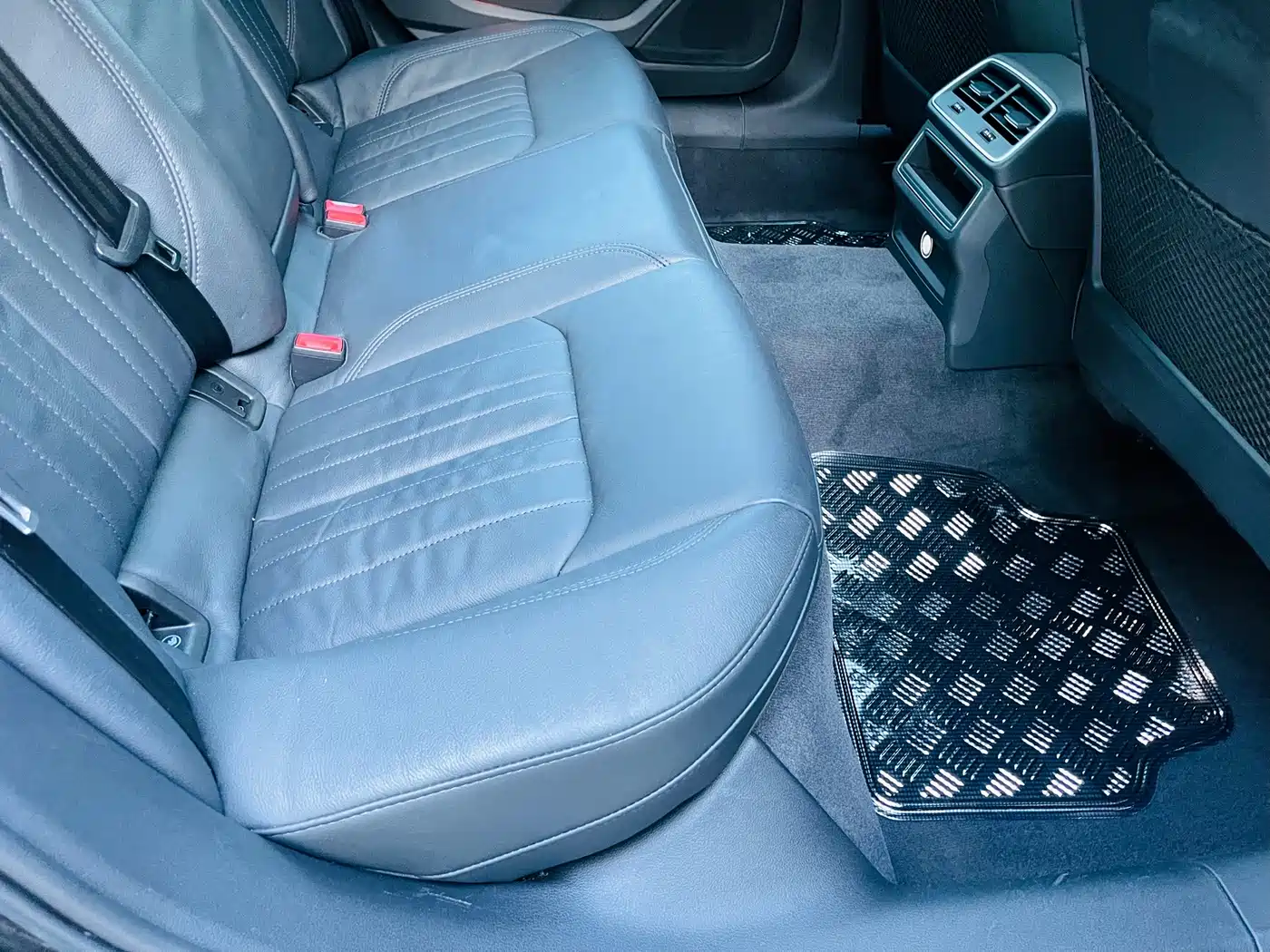 Фото 23 - Audi A6L
