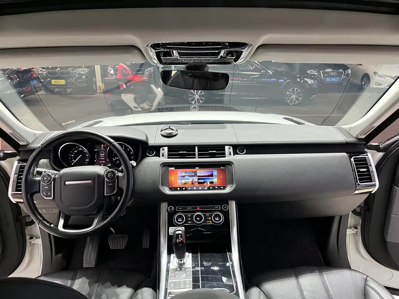 Land Rover Range Rover Sport 2017 3.0 SC V6 HSE фото 16