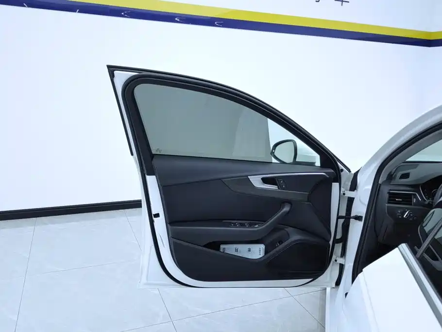 Фото 7 - Audi A4L