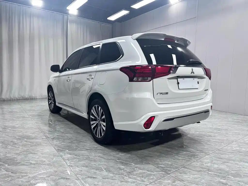 Mitsubishi Outlander 2022 2021 Facelift 2.0L 2WD Comfort Edition 5-Seater