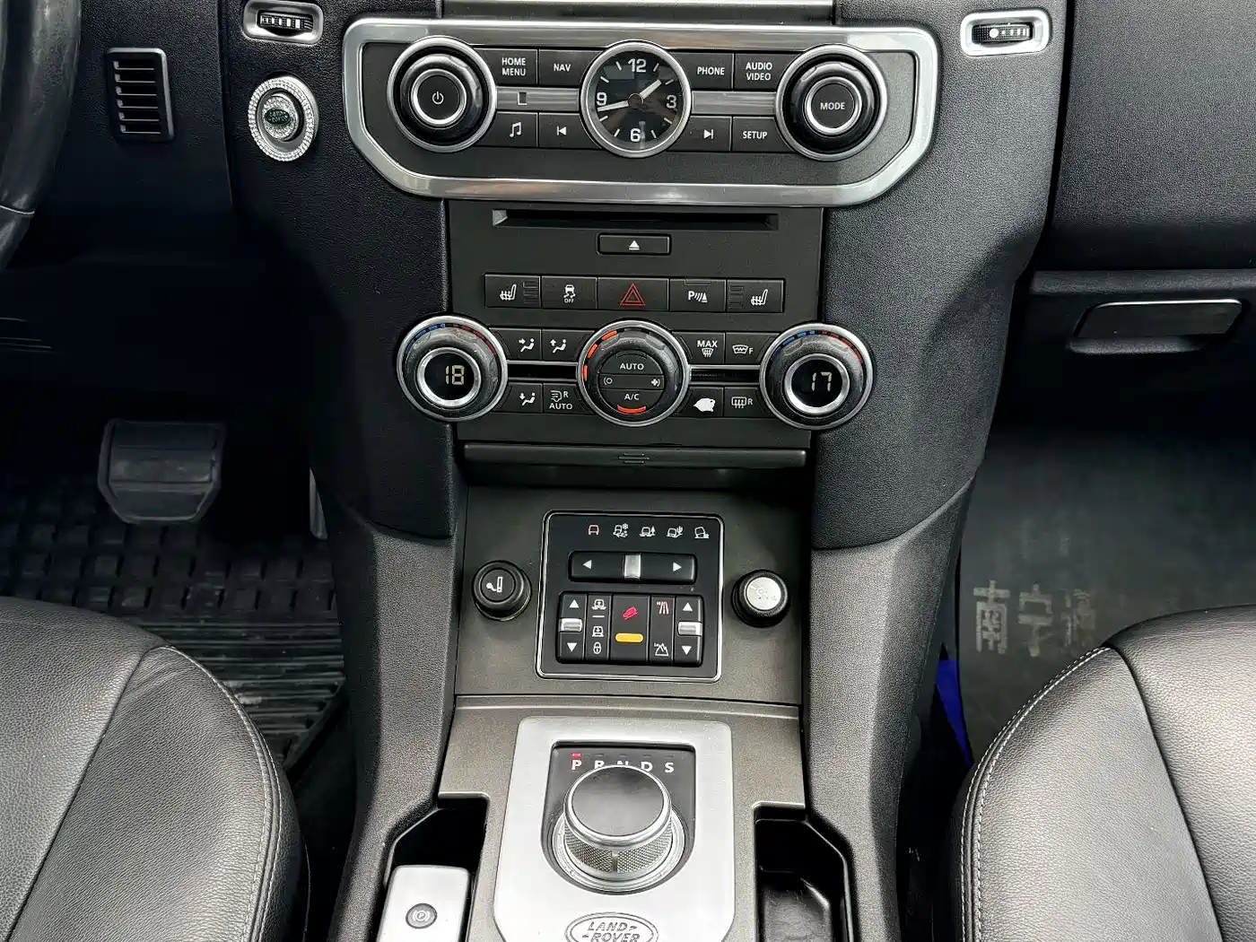 Land Rover Discovery 2013 3.0 SDV6 HSE Diesel фото 12