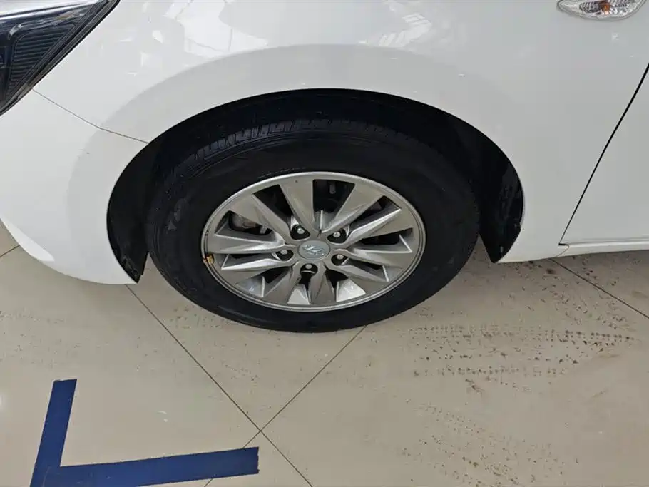 Hyundai Elantra 2018 1.6L Automatic Pleasing Edition GL China VI фото 6