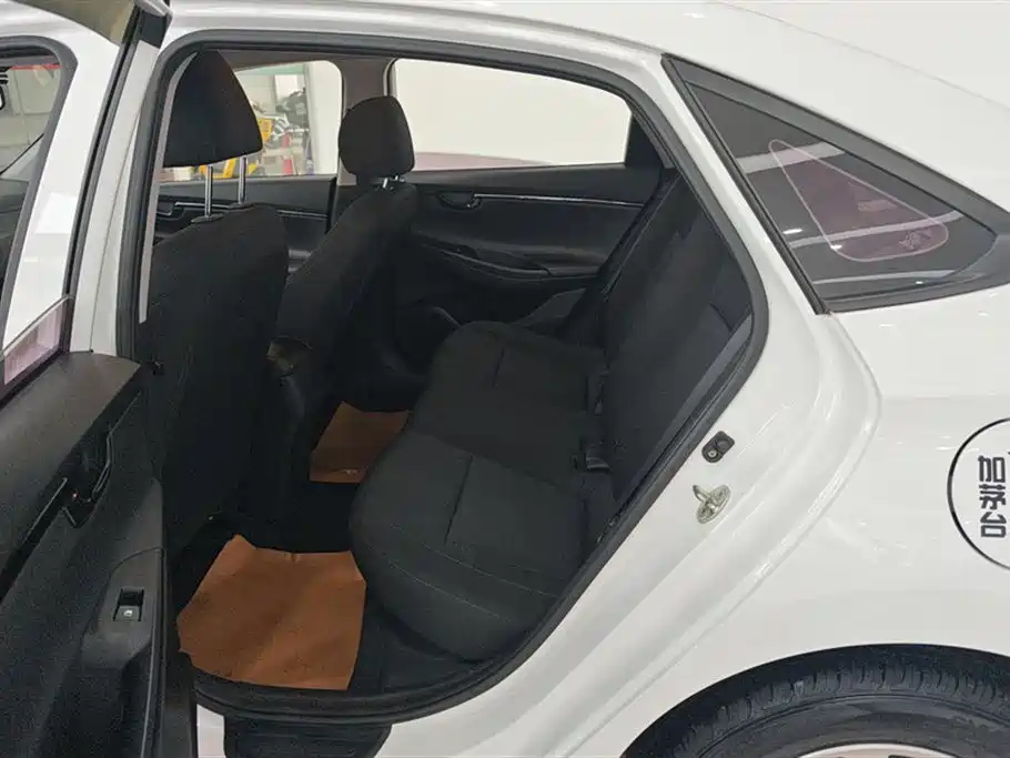 Hyundai Elantra 2018 1.6L Automatic Pleasing Edition GL China VI фото 11