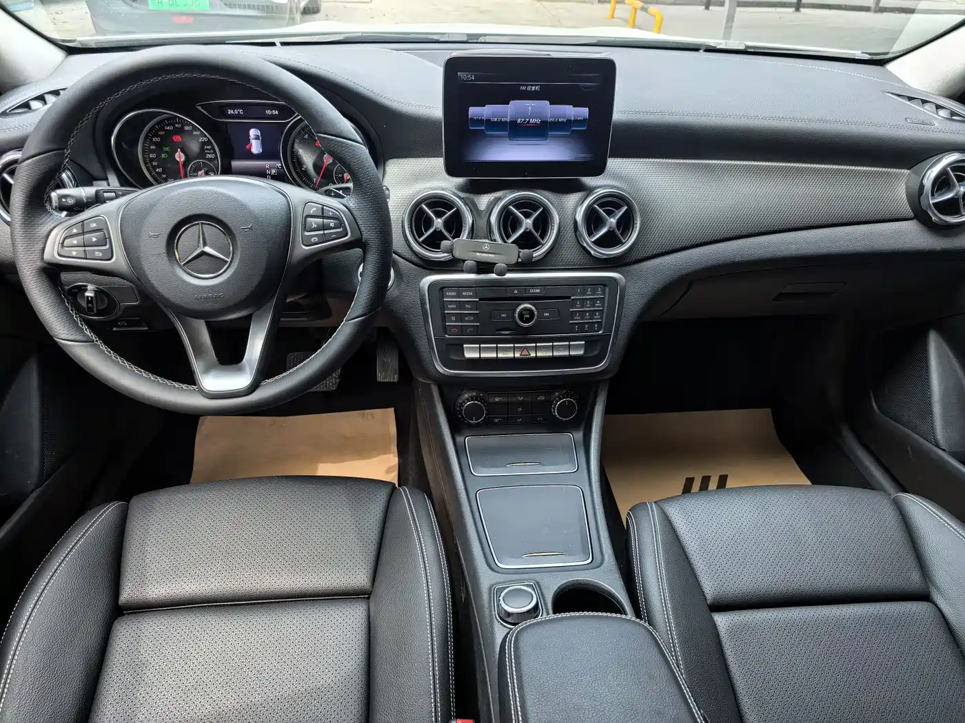 Mercedes-Benz GLA 2017 GLA 200 Fashion фото 12