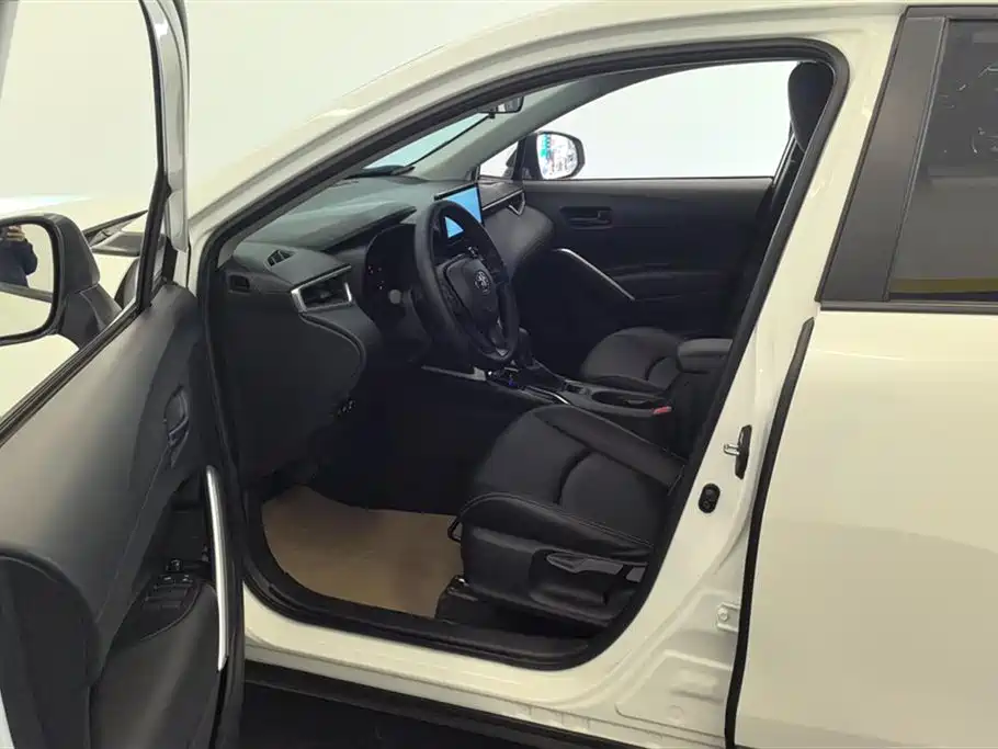 Toyota Corolla Cross 2024 Model 2.0L Pioneer Edition фото 9