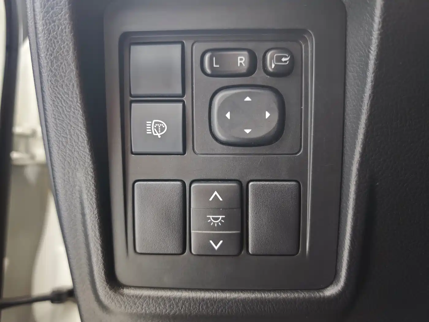 Toyota Prado 2018 3.5L Automatic TX-L Rear-mounted Spare Tire фото 11
