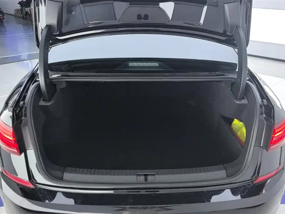 Volkswagen Passat 2023 Facelift 330TSI Starlight Elite Edition фото 4