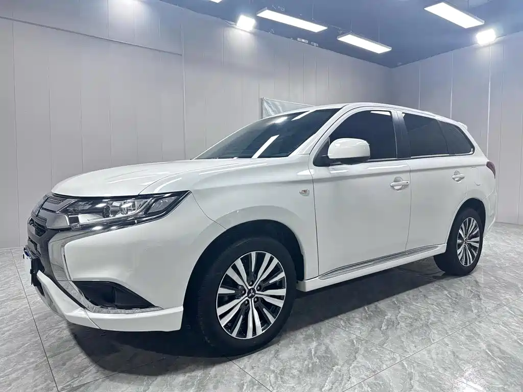 Mitsubishi Outlander 2022 2021 Facelift 2.0L 2WD Comfort Edition 5-Seater