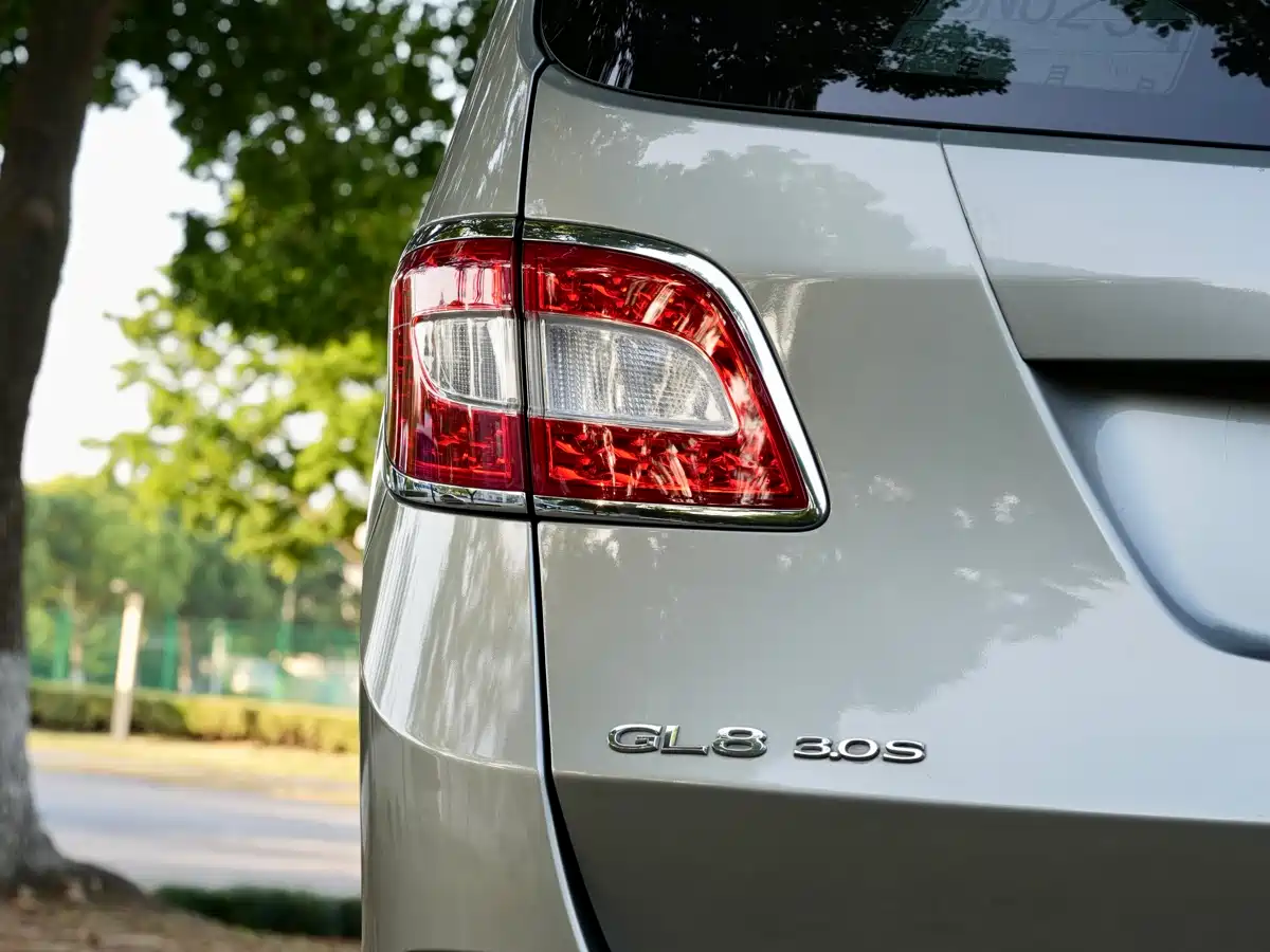 Buick GL8 2011 3.0L XT Luxury Business Flagship фото 9