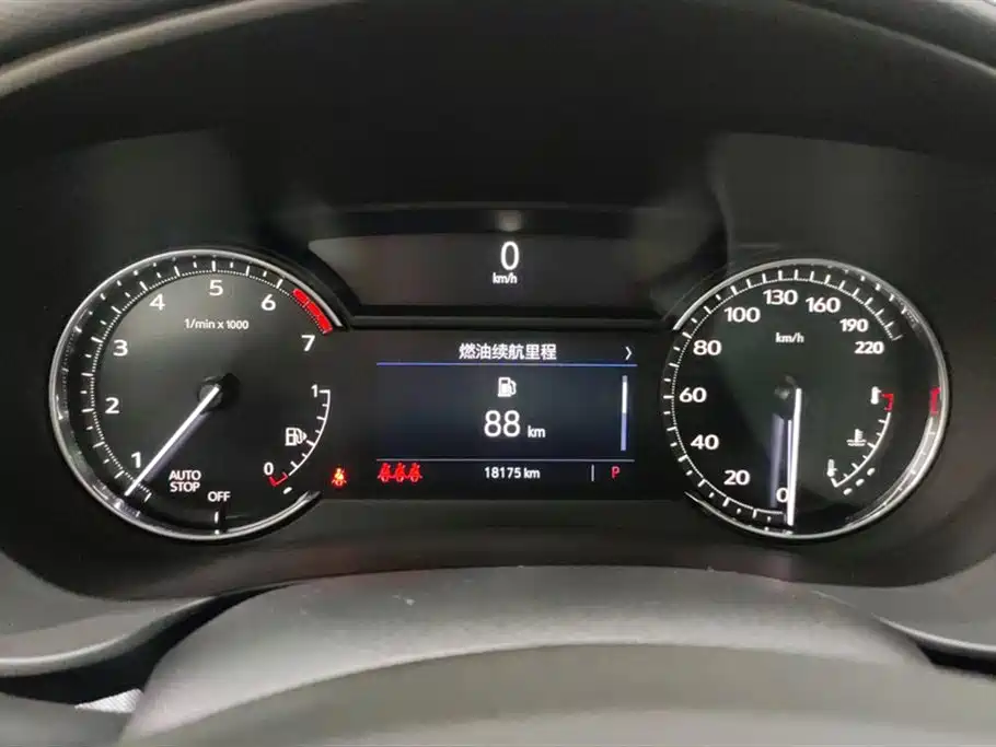 Cadillac XT4 2022 28T FWD Luxury фото 14