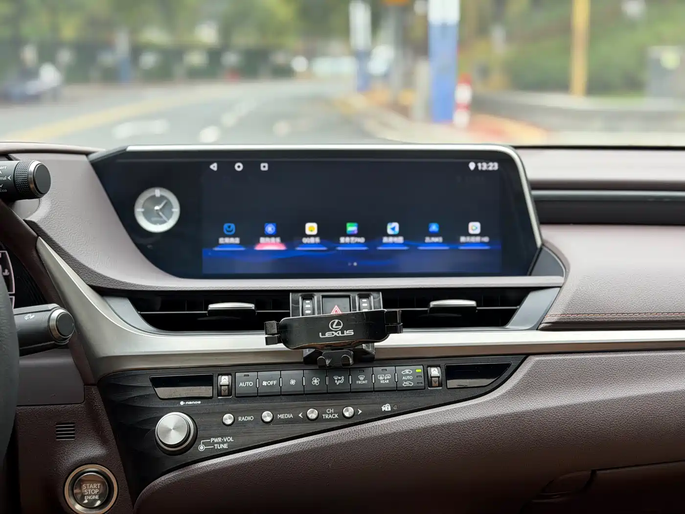 Lexus ES 2021 200 Excellence Edition фото 11