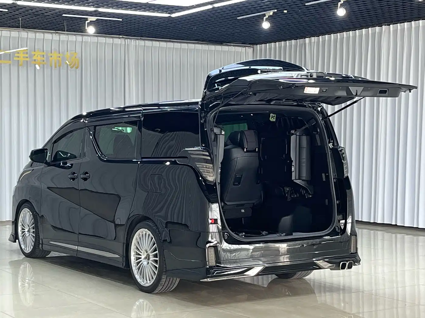 Toyota Vellfire 2022 2021 Crown Hybrid 2.5L HV Premium Edition
