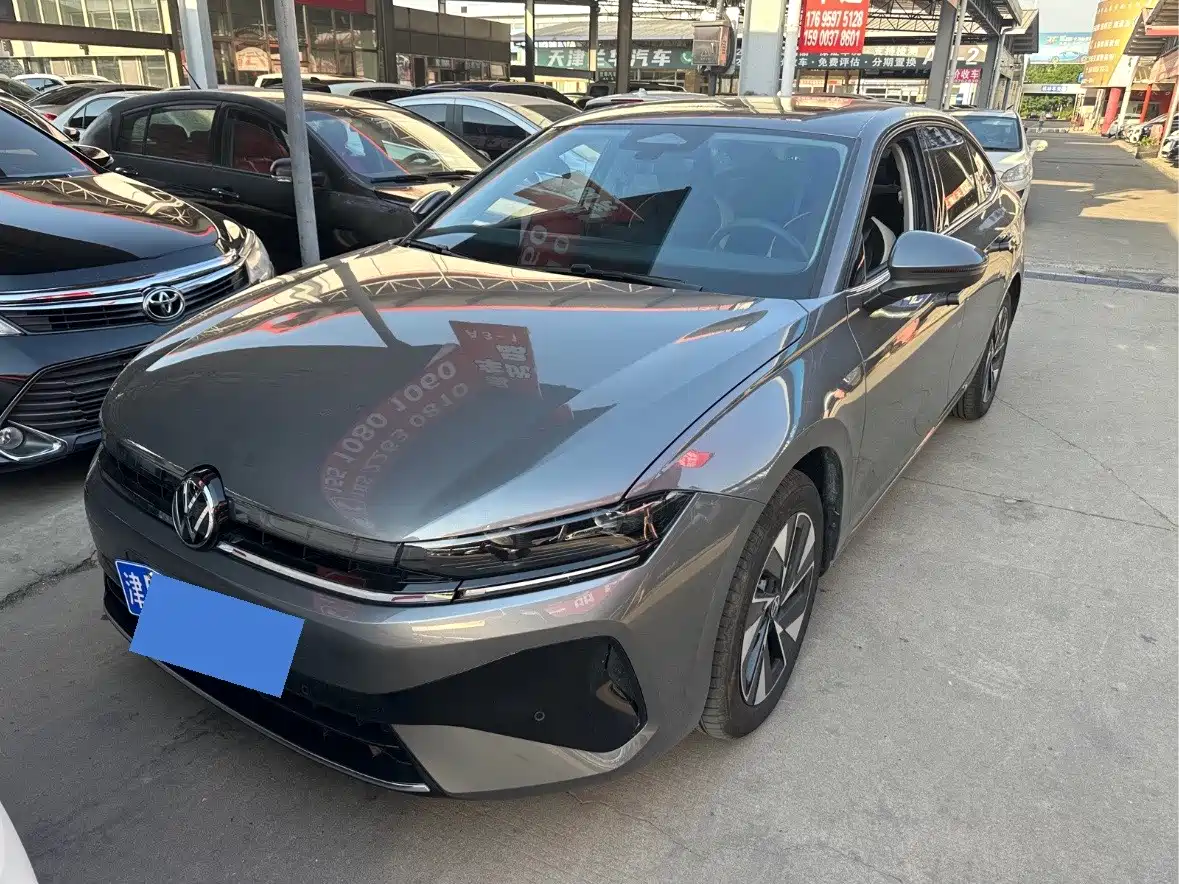 Volkswagen Sagitar 2025 300TSI DSG Mid-range Edition