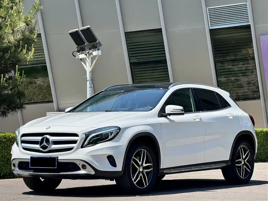 Mercedes-Benz GLA 2016 GLA 200 Fashion