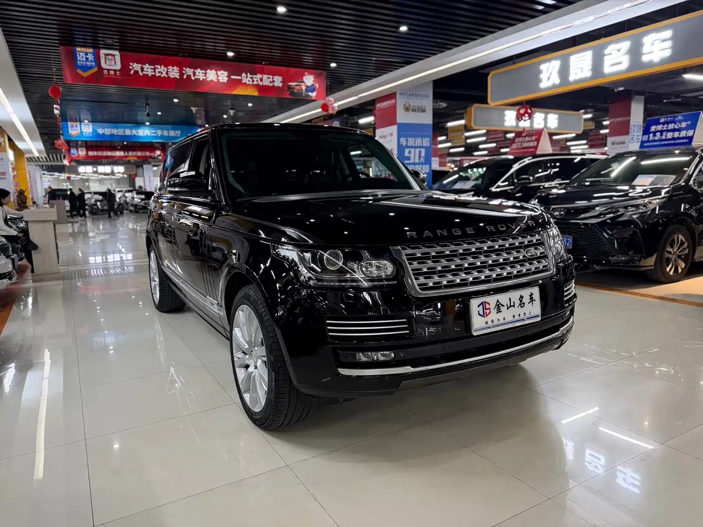 Land Rover Range Rover 2015 3.0 SC V6 Vogue SE Genesis Extended Edition фото 3