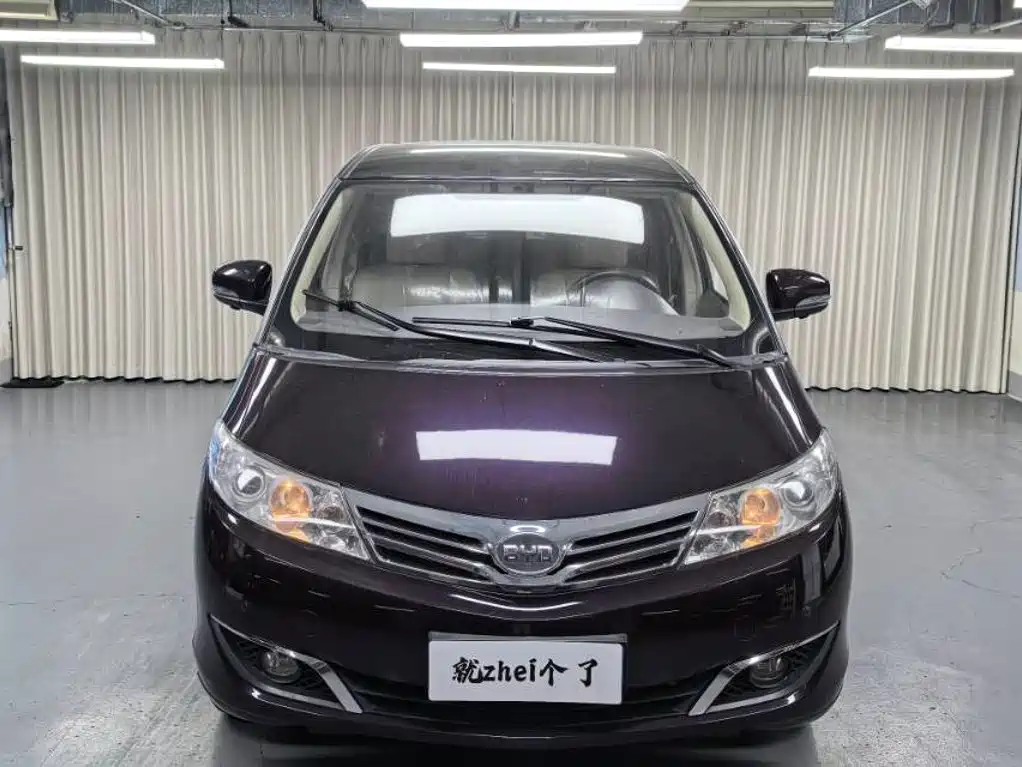 BYD M6 2016 2015 2.4L Automatic Premium Edition