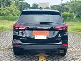 Фото 17 - Chevrolet Equinox