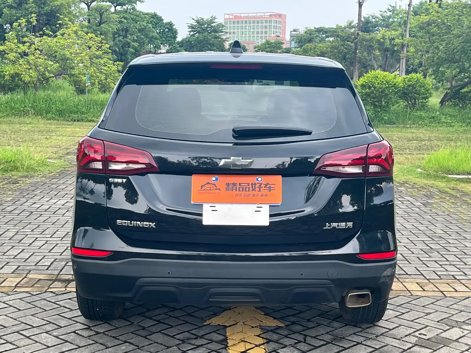Фото 17 - Chevrolet Equinox