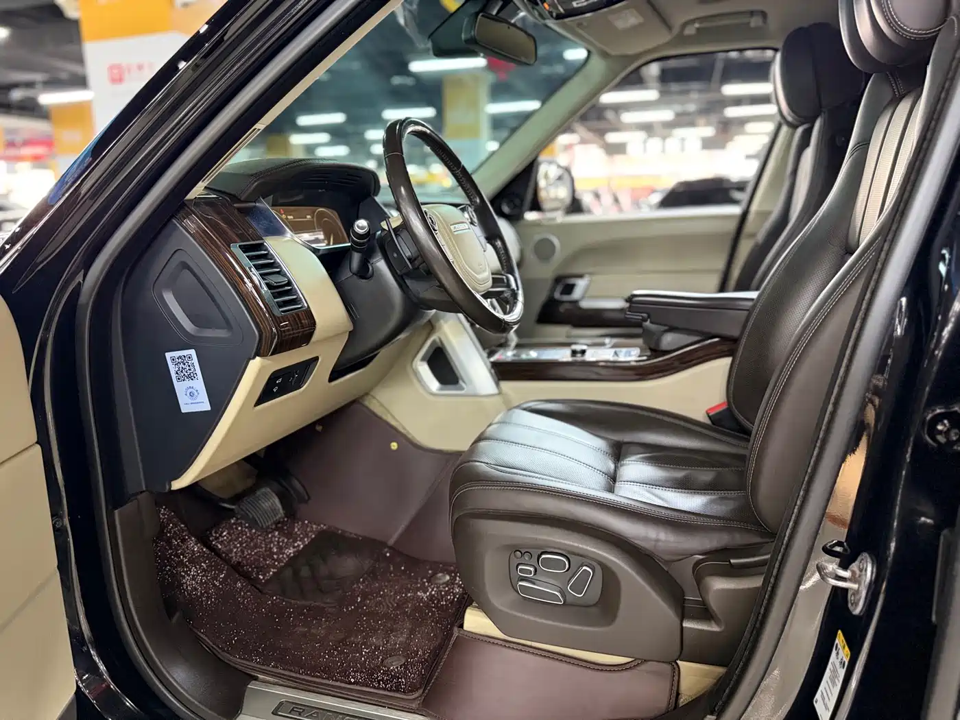 Land Rover Range Rover 2015 3.0 SC V6 Vogue SE Genesis Extended Edition фото 6