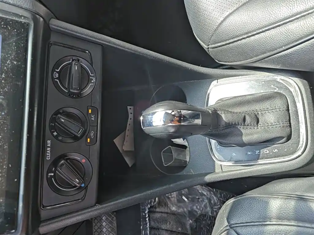 Volkswagen Polo 2018 1.5L Auto Safe Drive фото 14