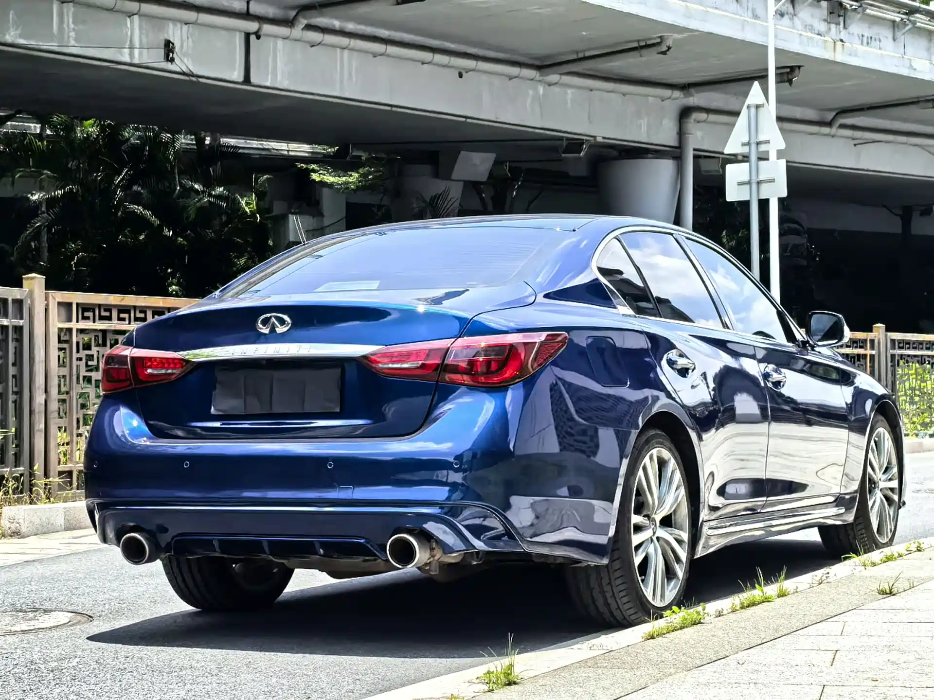 Фото 18 - Infiniti Q50L