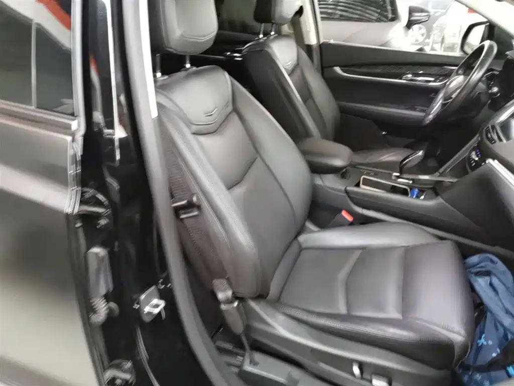 Cadillac XT5 2016 25T Luxury Model фото 25
