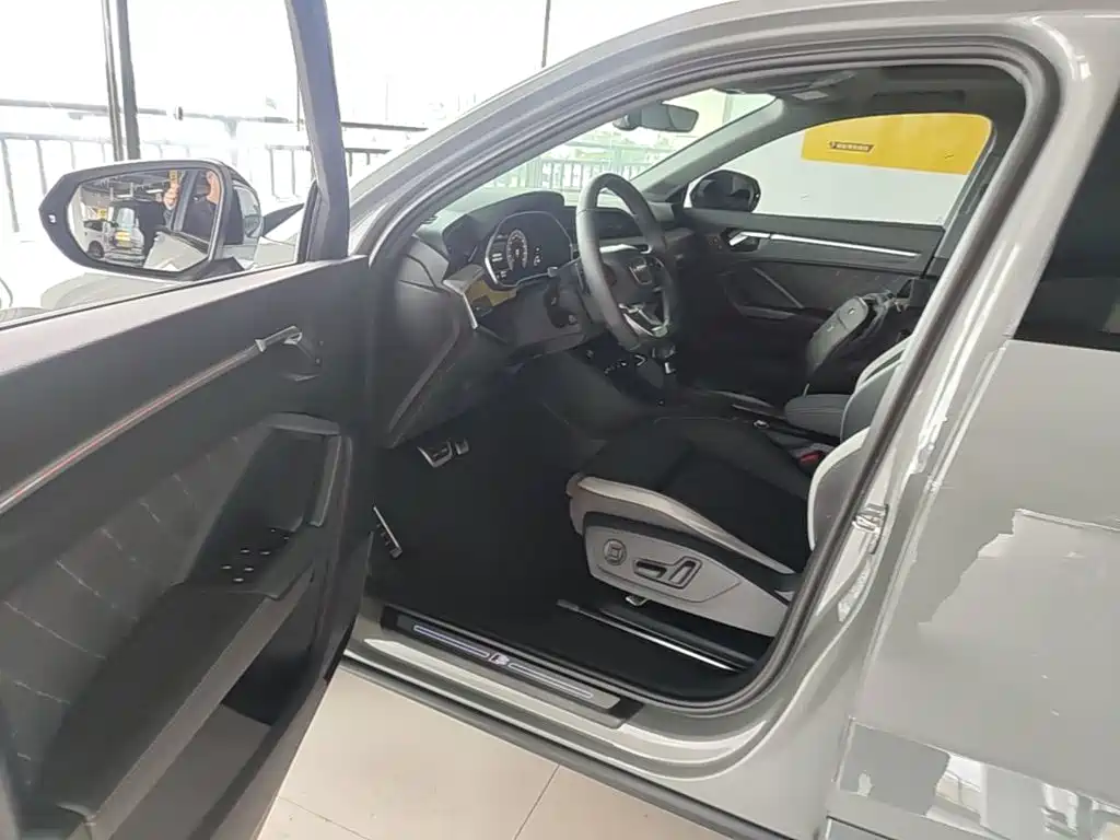 Audi Q3 Sportback 2025 2024 40 TFSI Fashion