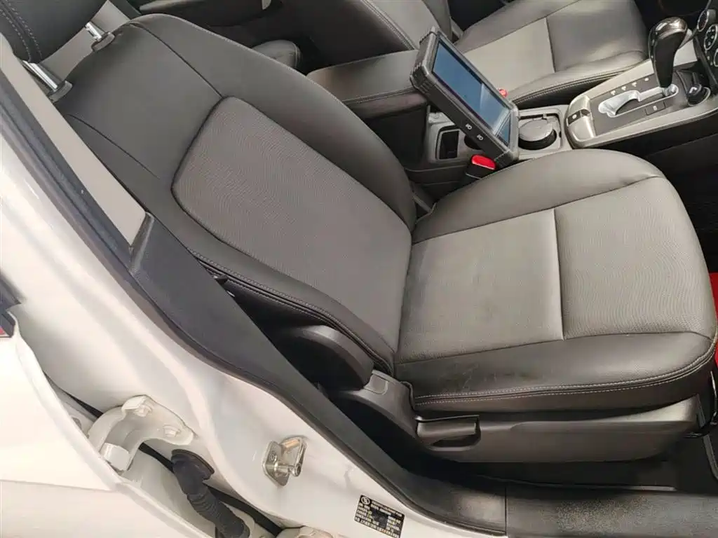 Chevrolet Captiva 2015 2.4L 2WD Urban Edition 7-seater фото 25