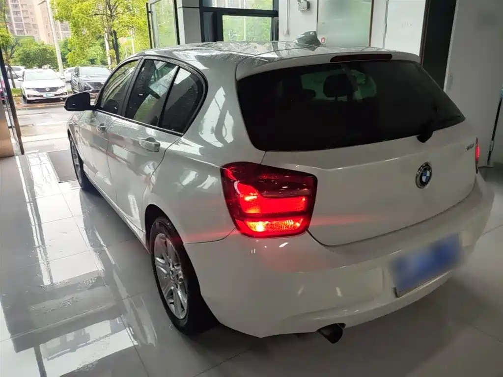BMW 1 Series (Import) 2013 Facelift 116i Leading Model фото 5