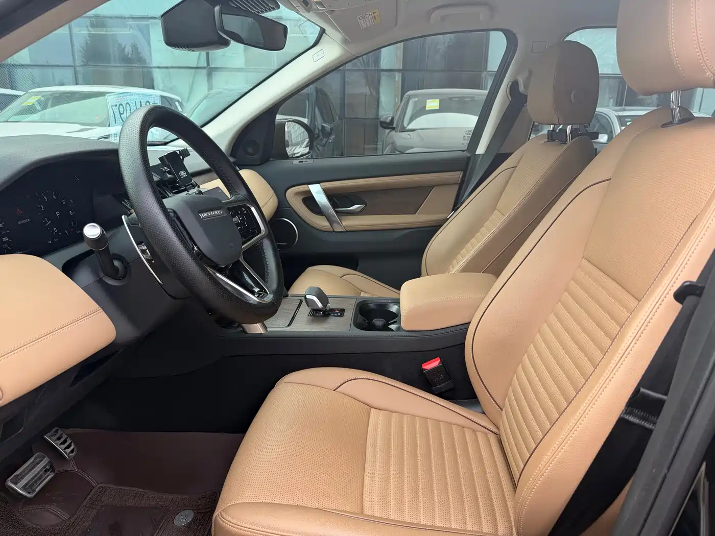 Land Rover Discovery Sport 2025 249PS Performance Tech Edition фото 5