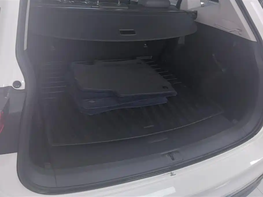 Volkswagen Tiguan L 2017 330TSI Automatic 2WD Luxury Edition фото 4