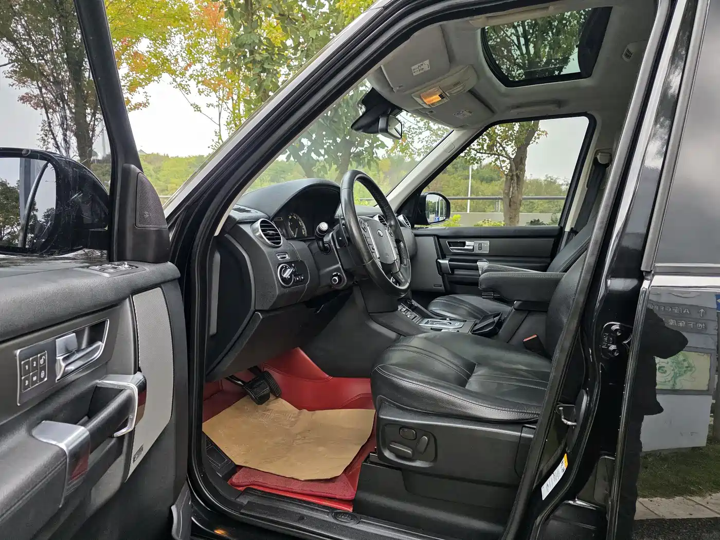 Land Rover Discovery 2015 3.0 SDV6 HSE Diesel фото 11