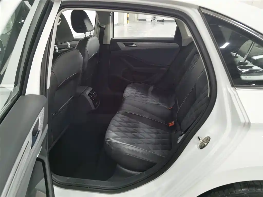 Volkswagen Sagitar 2024 300TSI DSG Surpass Edition фото 15