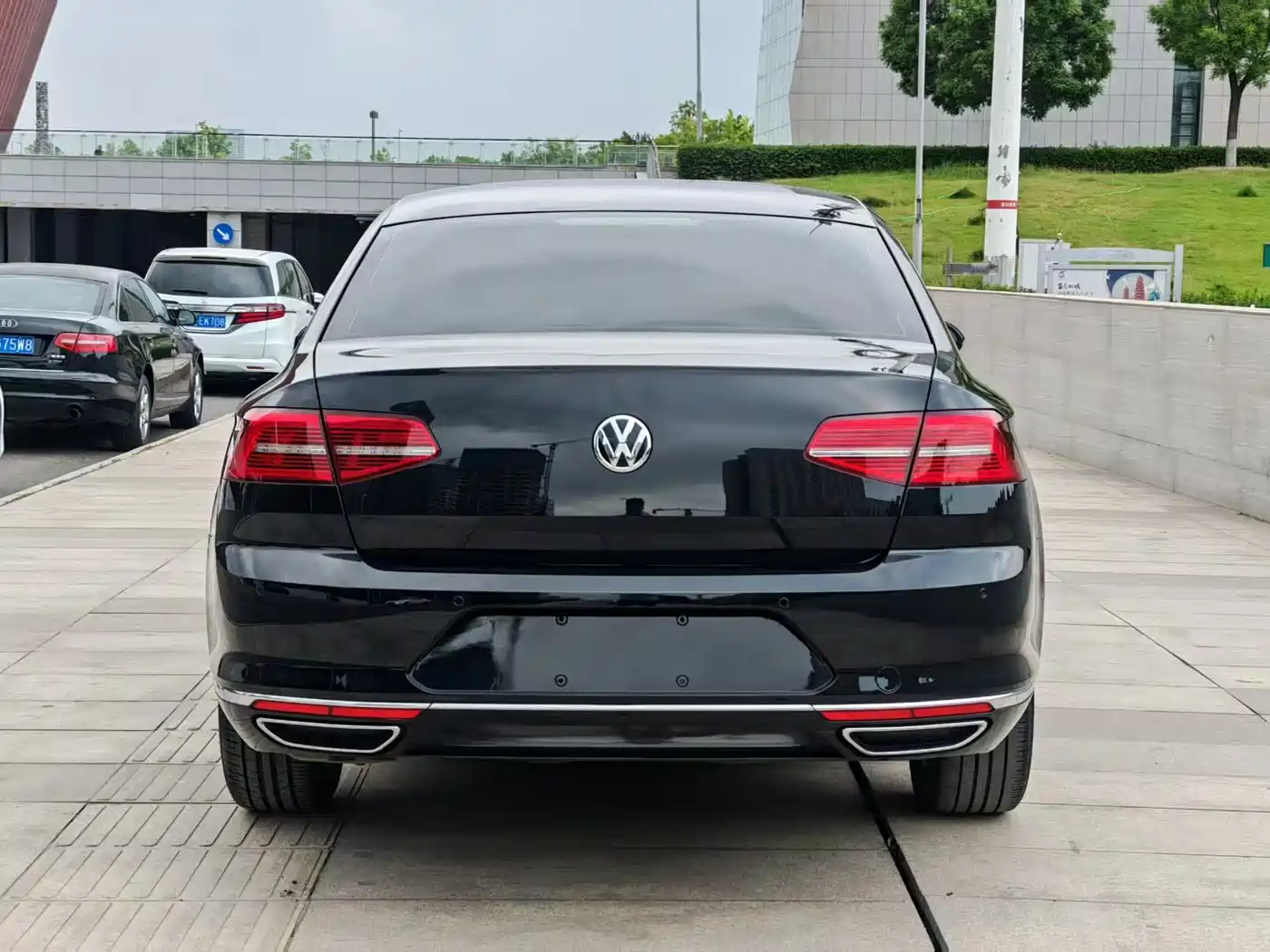 Volkswagen Magotan 2018 Facelift 330TSI DSG Luxury фото 5