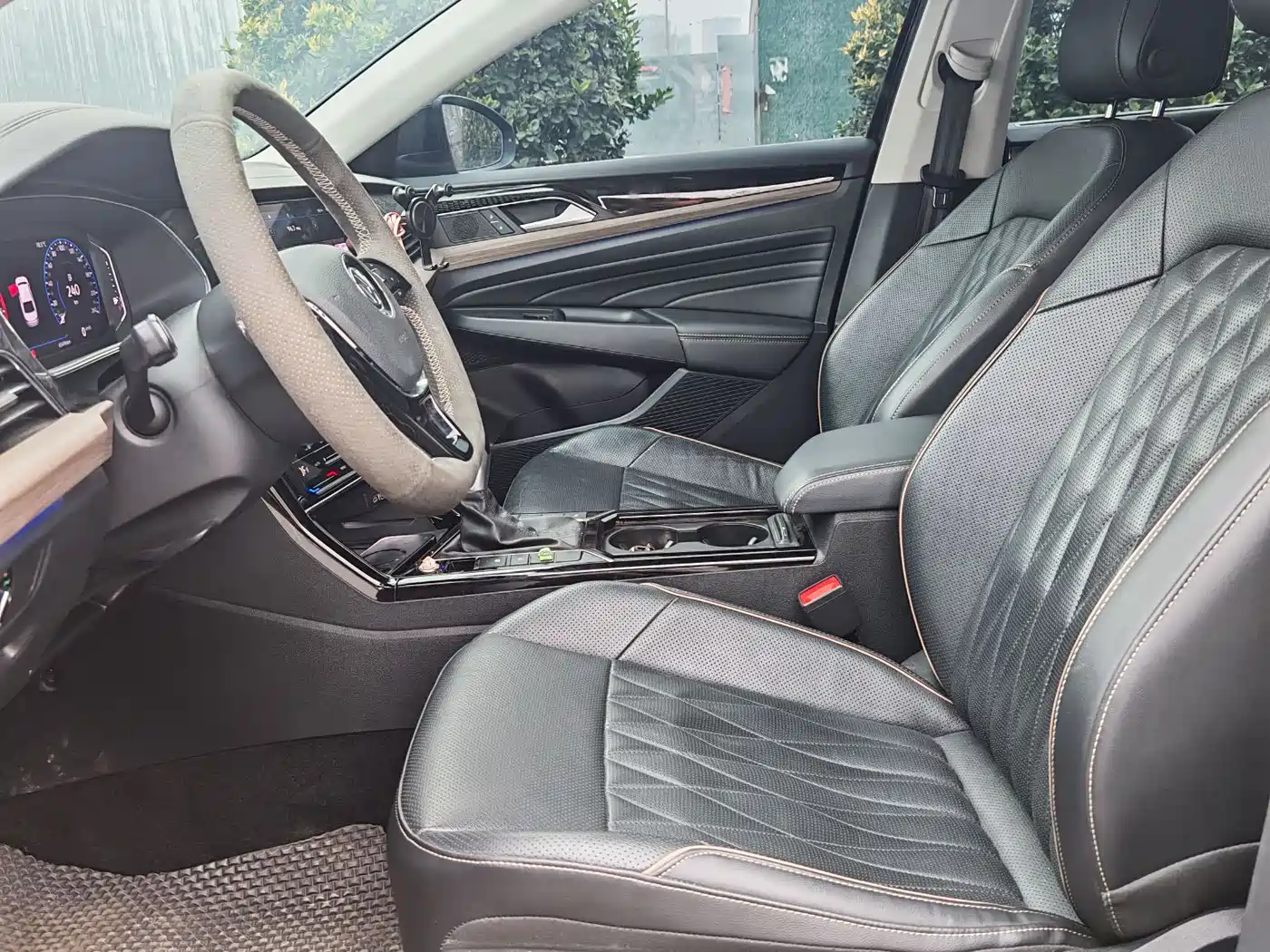 Volkswagen Passat 2020 330TSI Luxury Edition China VI фото 6