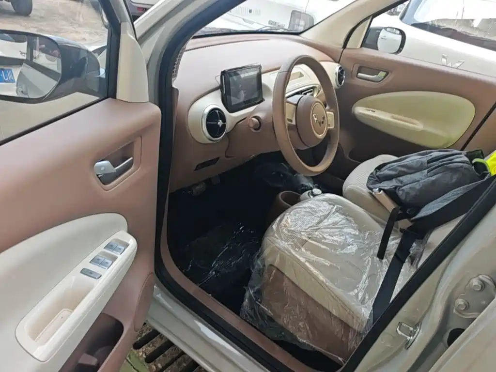 Wuling Motors Hongguang MINIEV 2026 2025 4-Door Advanced