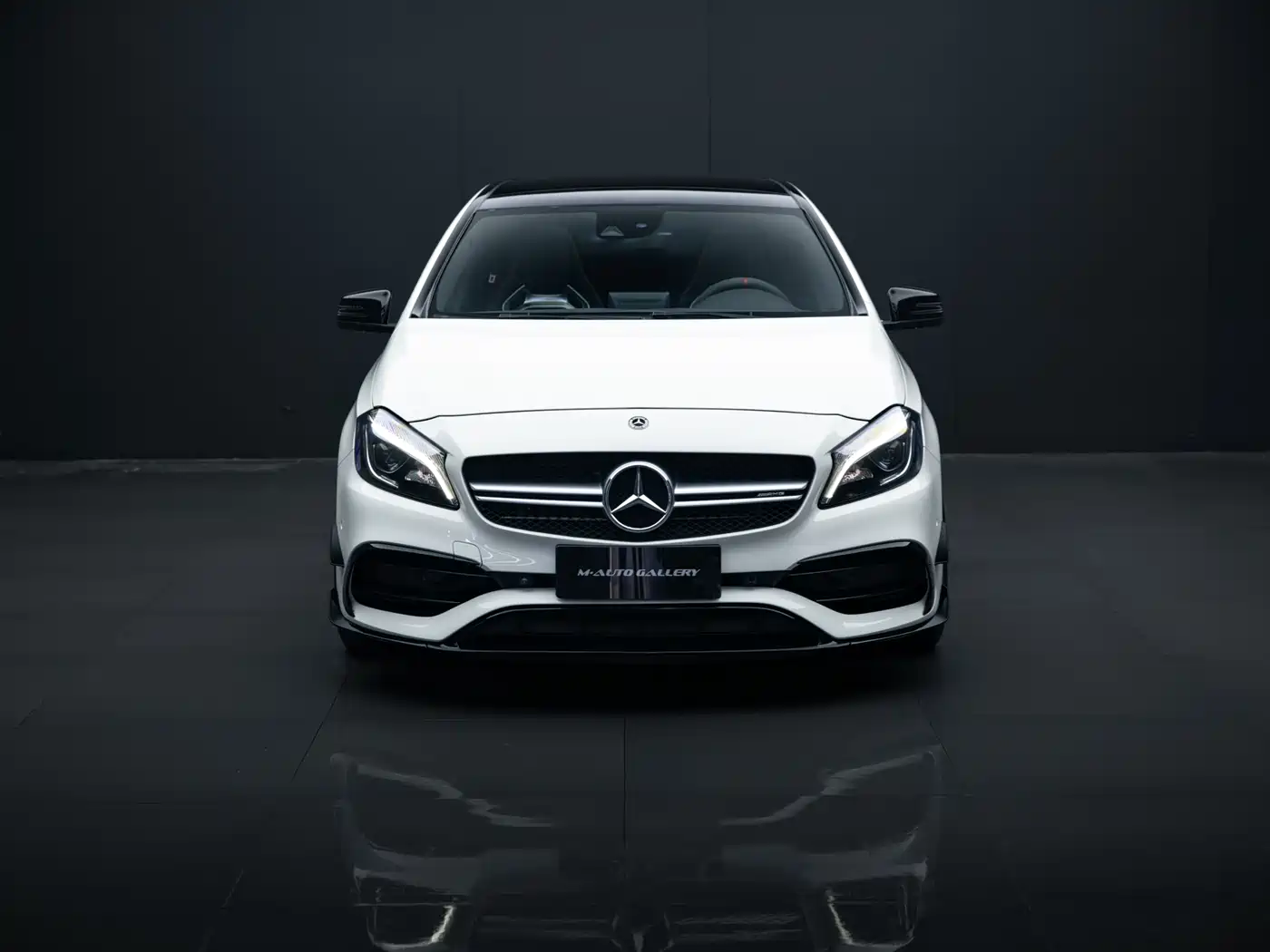 Mercedes-Benz A-Class AMG (Import) 2016 AMG A 45 4MATIC фото 2