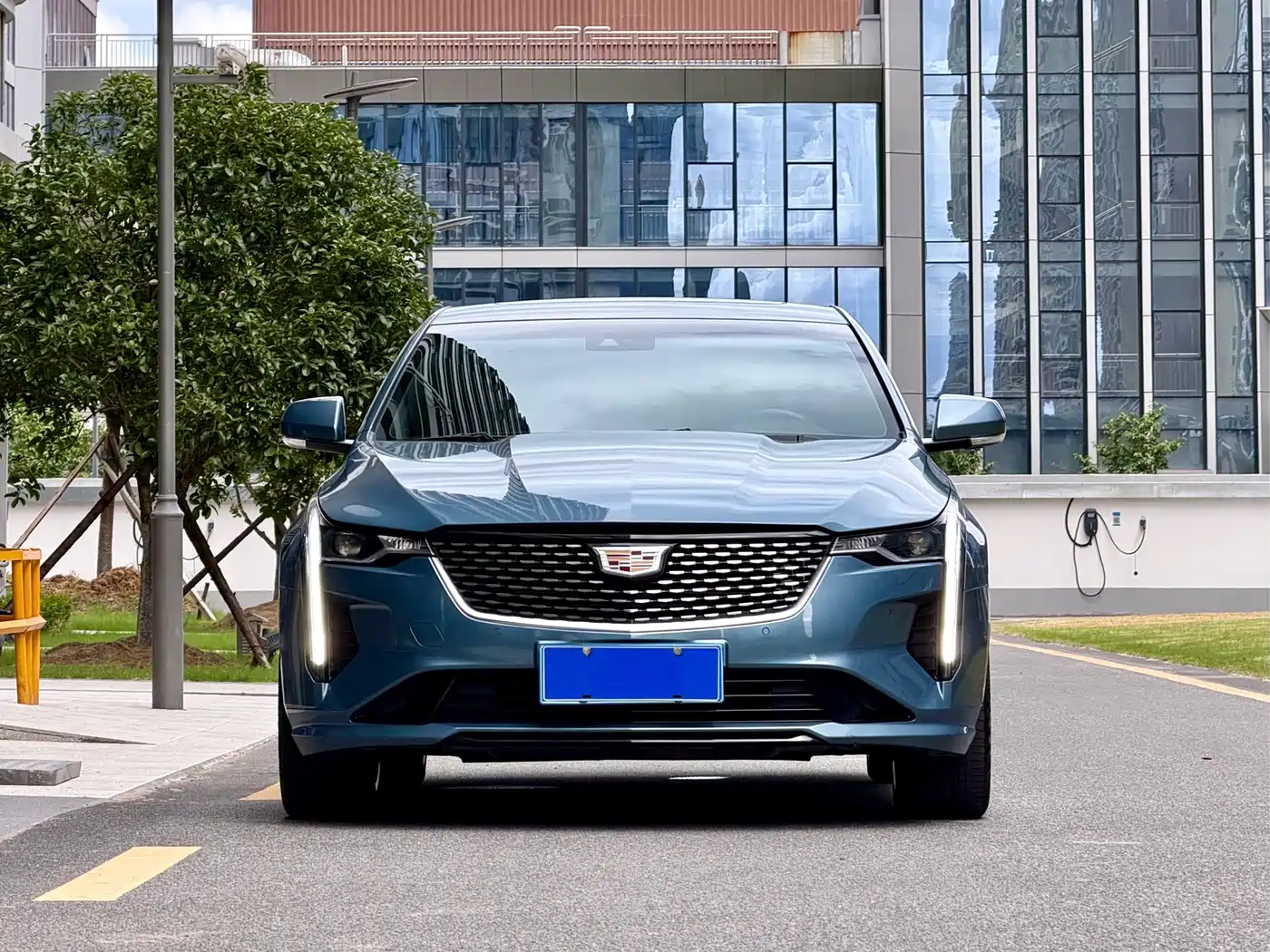 2024 Cadillac CT4