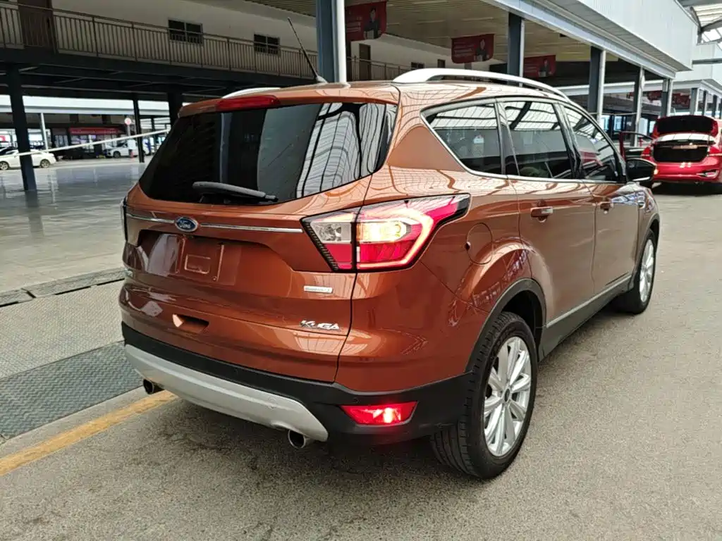Фото 7 - Ford Kuga