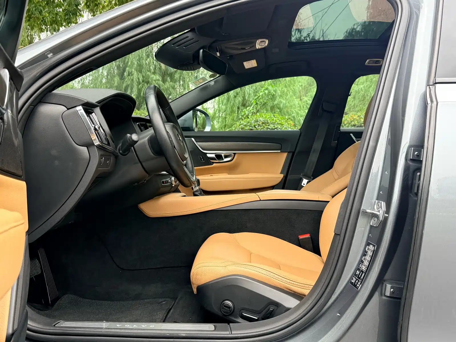 Photo 12 - Volvo V90