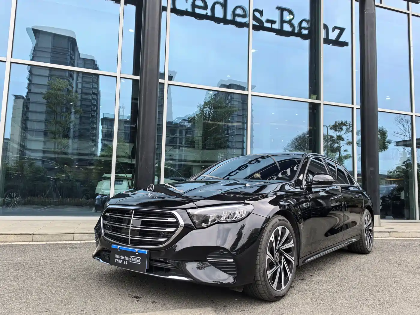 Mercedes-Benz E-Class 2024 Facelift E 300 L Luxury фото 2
