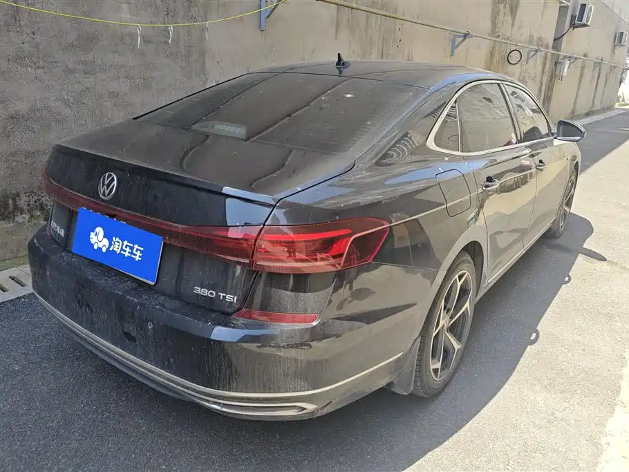 Volkswagen Passat 2024 380TSI Starlight Dragon Glory Edition фото 3