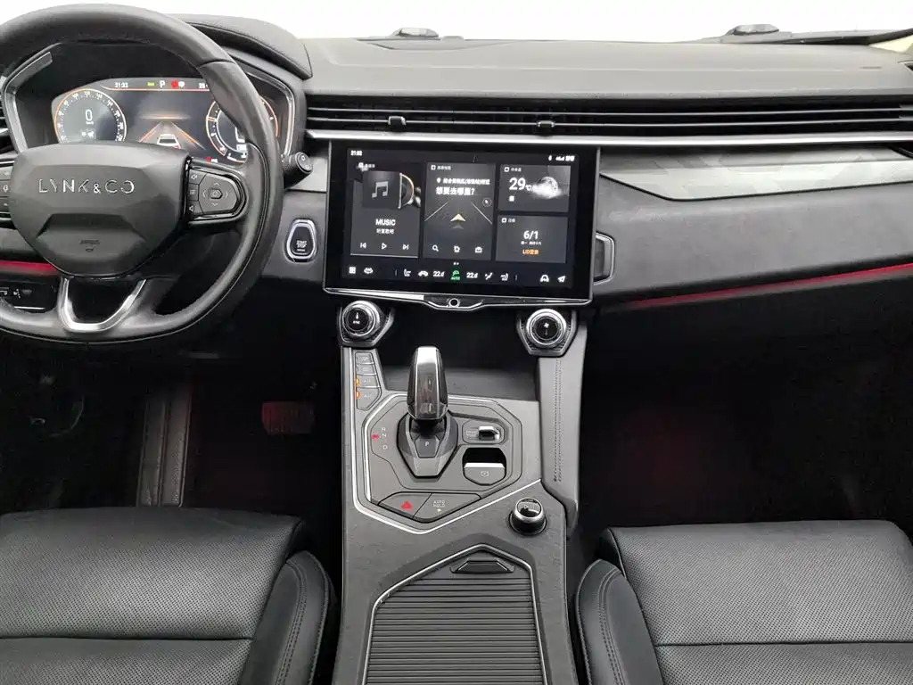Lynk & Co 01 2021 2.0TD 2WD Pro фото 12