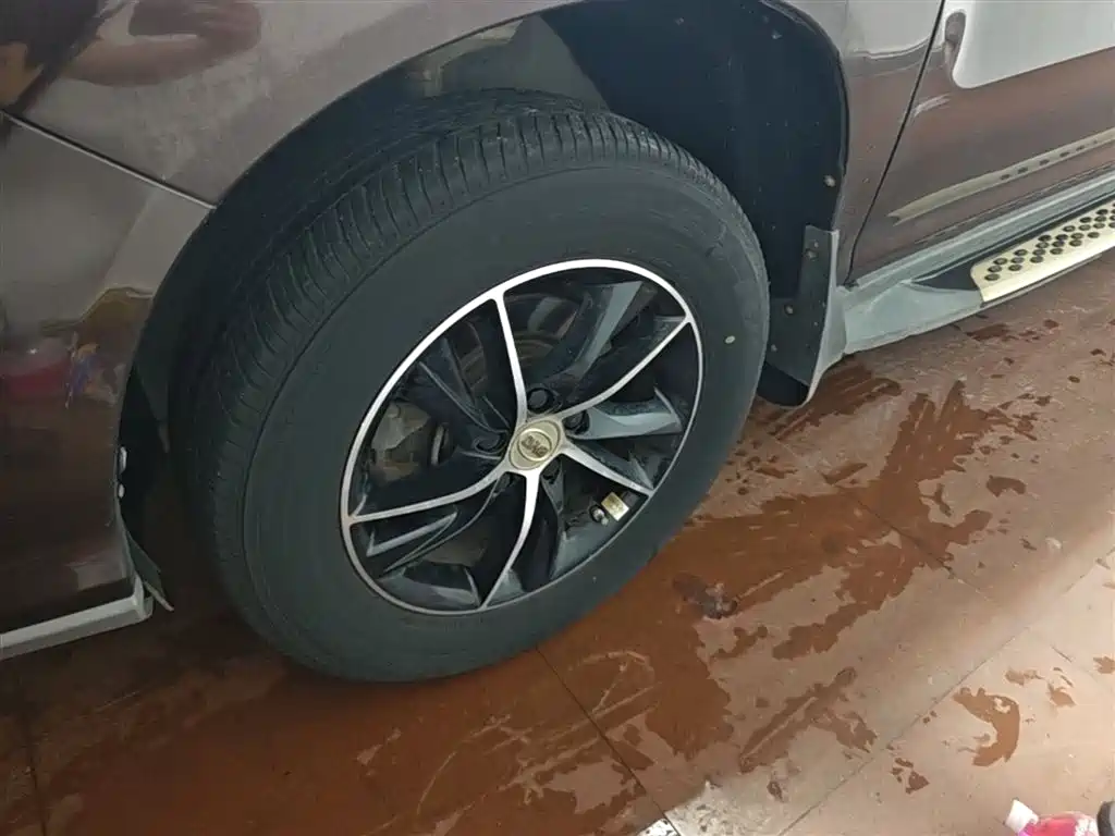 BYD S7 2016 1.5T Manual Premium Model фото 23