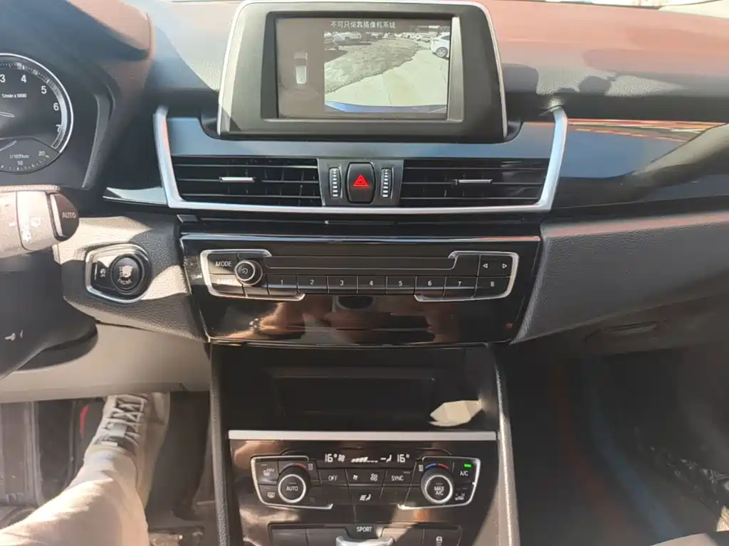 Фото 13 - BMW 2 Series Touring